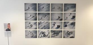 kunst expositie fotoserie 'Hey You' van Vera Claessen op de boulevard