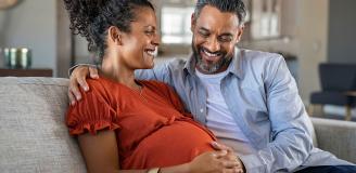 zwangere vrouw met partner