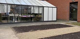 Foto van de vernieuwde binnentuin van Tolbrug