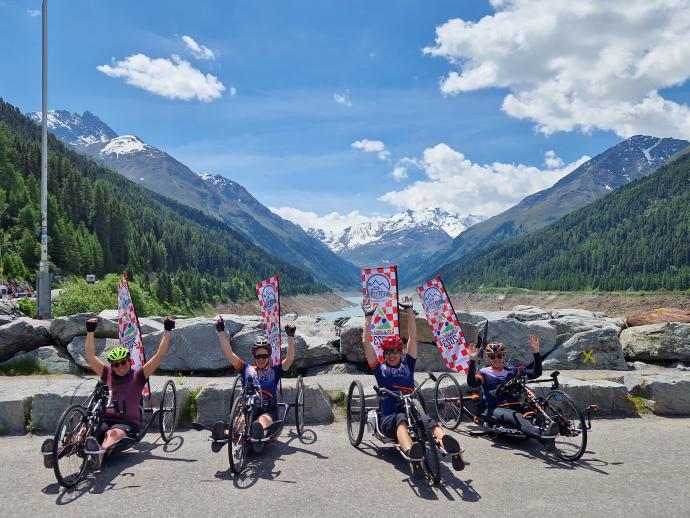 Project Vrienden : handbikers Team Tolbrug bedwingen berg Ochensenalm