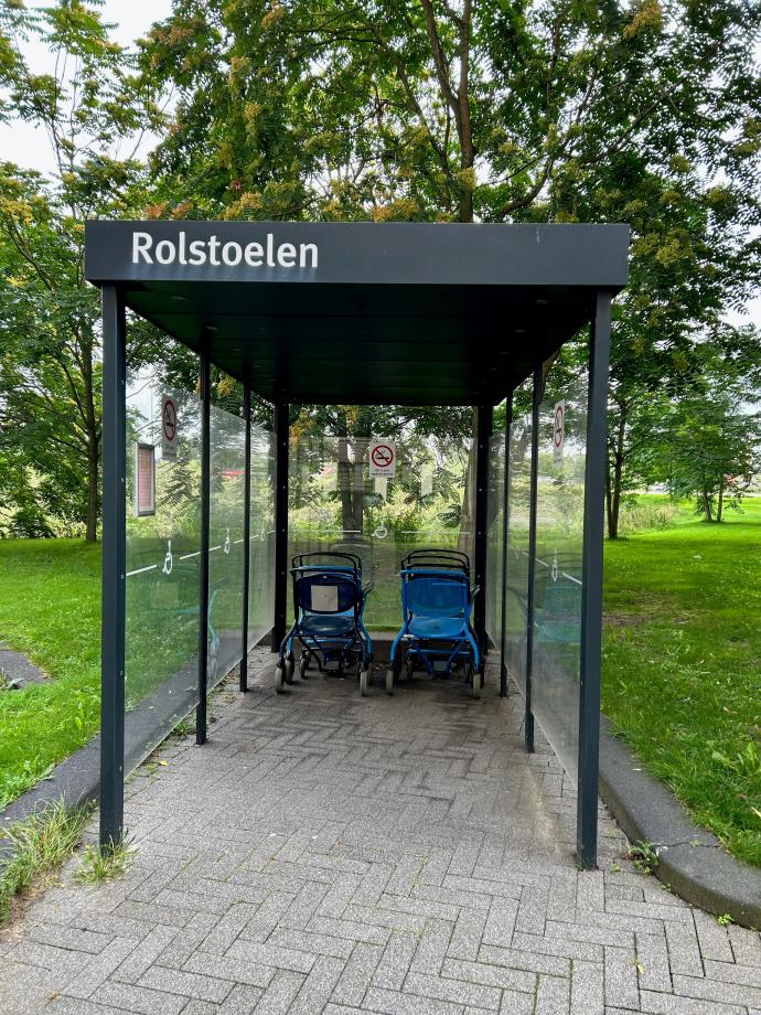 Foto van rolstoelen