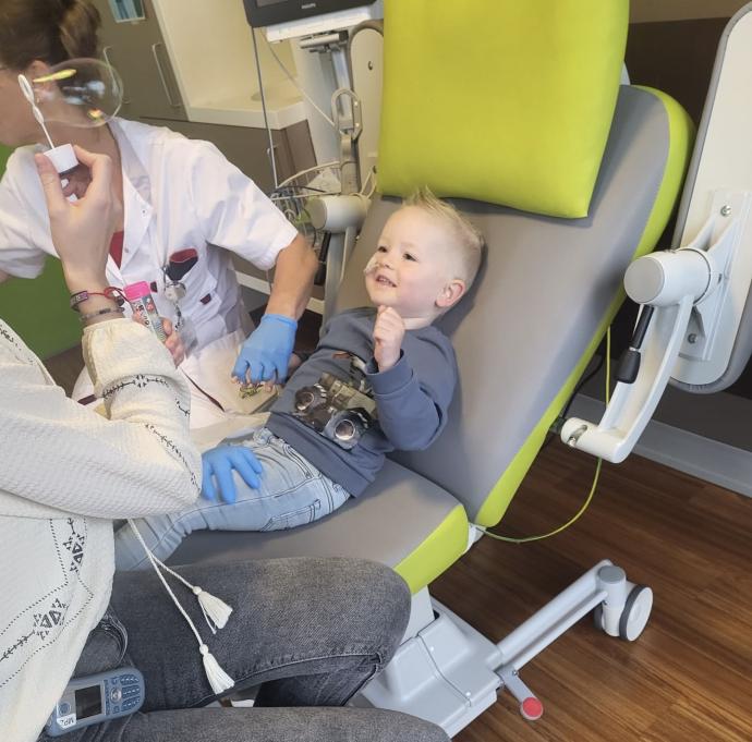 Bellenblazen met medisch pedagogisch zorgverleners