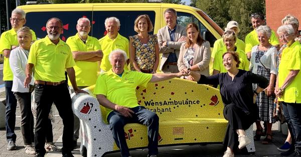 20220714 - Nieuws - Jubileumbank WensAmbulance