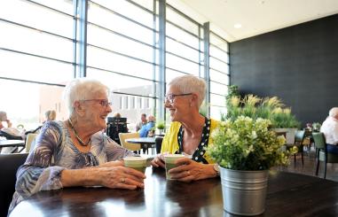 Koffie drinken in de koffiecorner