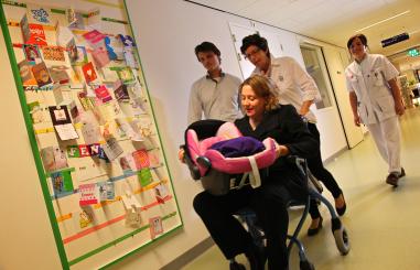 Moeder mag naar huis met baby