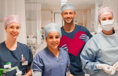 Groepsfoto zorgverleners operatiecentrum