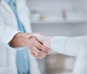 foto van een handdruk